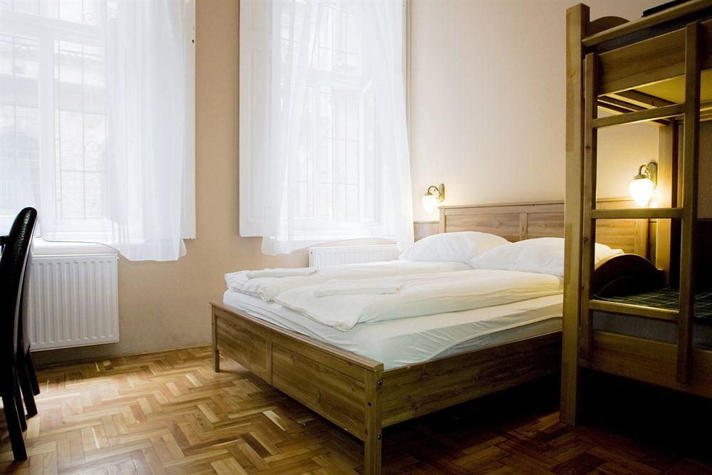 Corvin Point Rooms And Apartments Budapest Exteriör bild