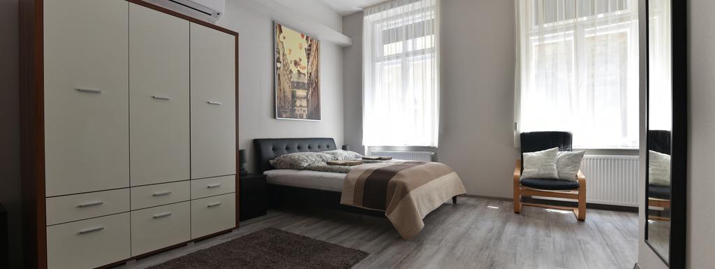 Corvin Point Rooms And Apartments Budapest Exteriör bild