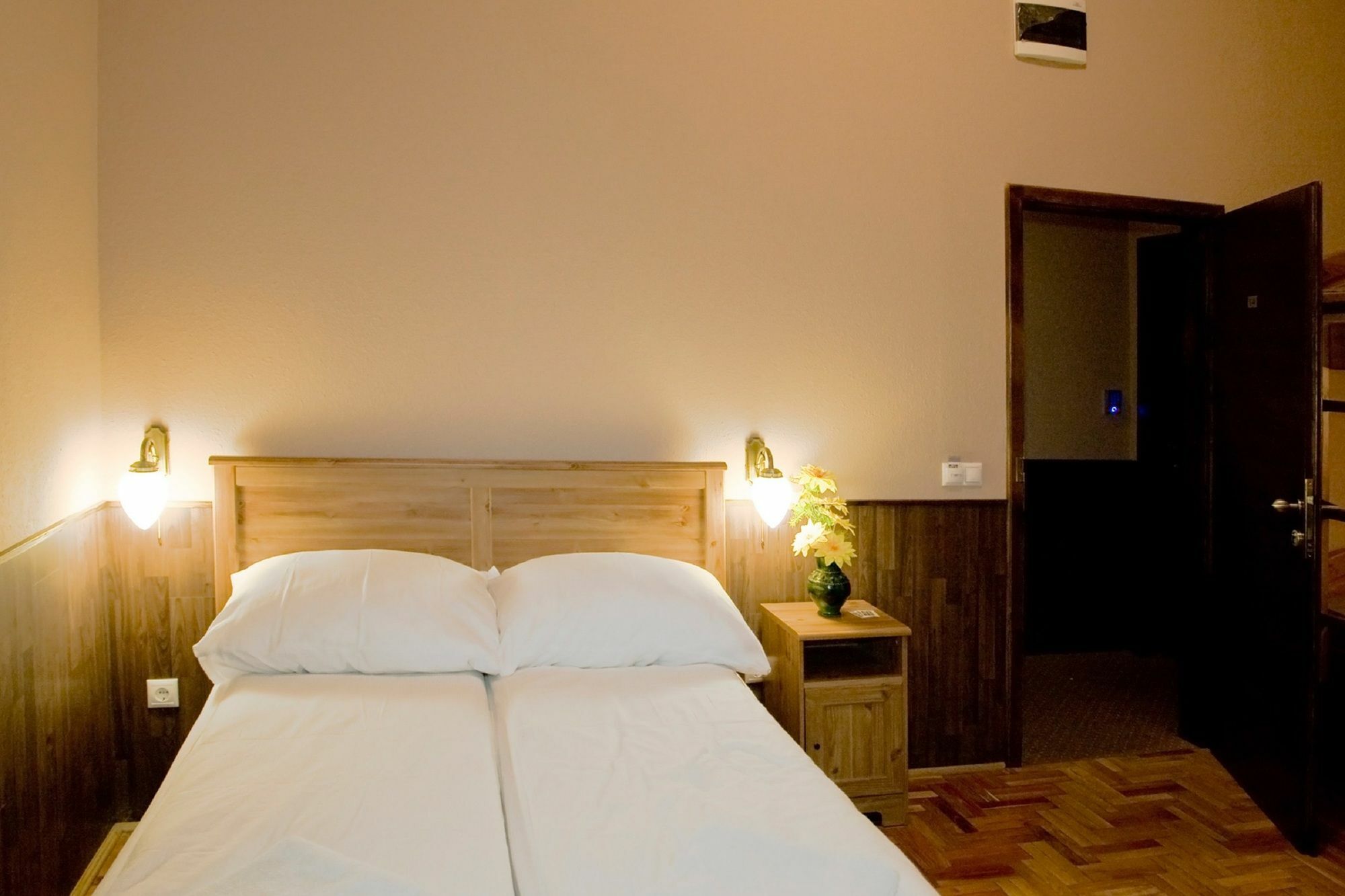 Corvin Point Rooms And Apartments Budapest Exteriör bild